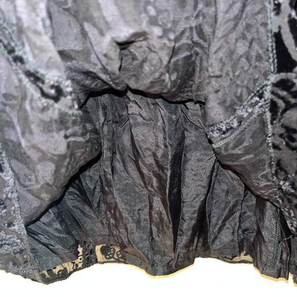 Burberry Skirt - Picture 4 of 10